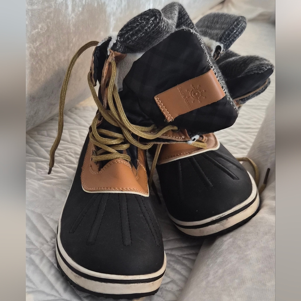Global Win Black and Brown